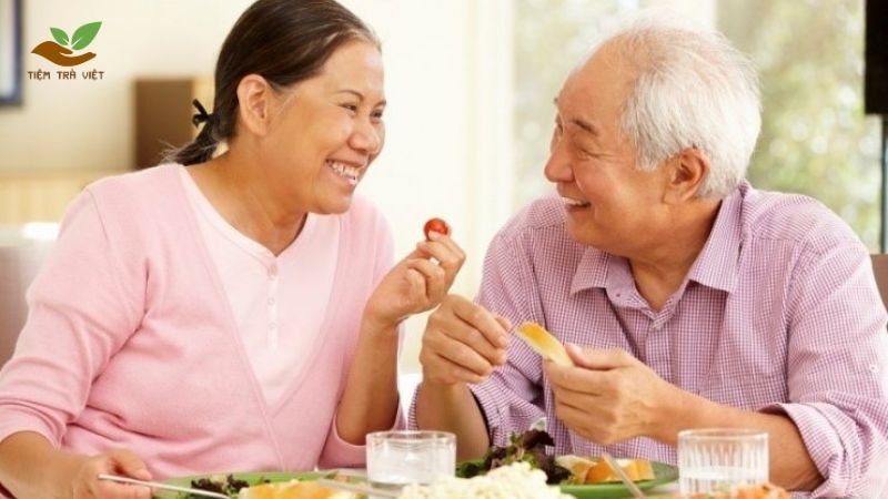 Tác dụng của trà đông trùng hạ thảo với người già